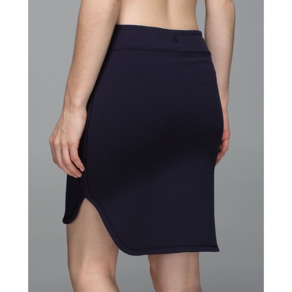 lululemon athletica Dresses & Skirts - Lululemon City Pencil Skirt with Curved Hem - Luon